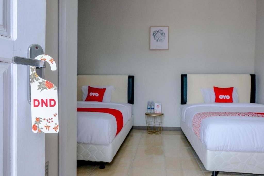 Capital O 1475 Oemah Jawa Family Residence Jember Ngoại thất bức ảnh